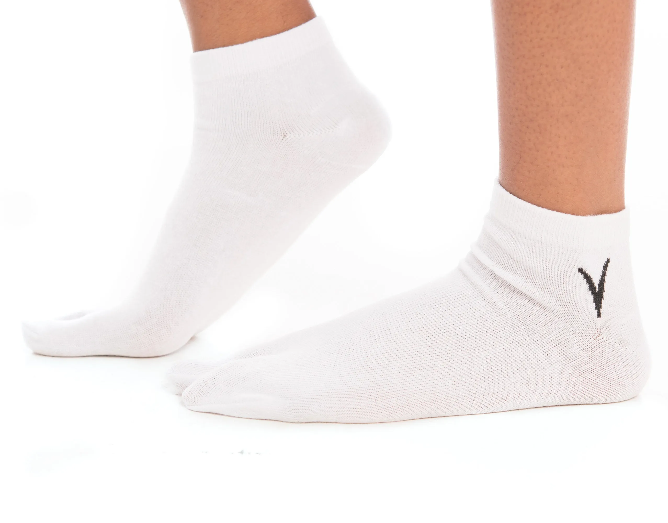4 Pairs White Ankle Casual V-Toe Flip-Flop Tabi Big Toe Socks